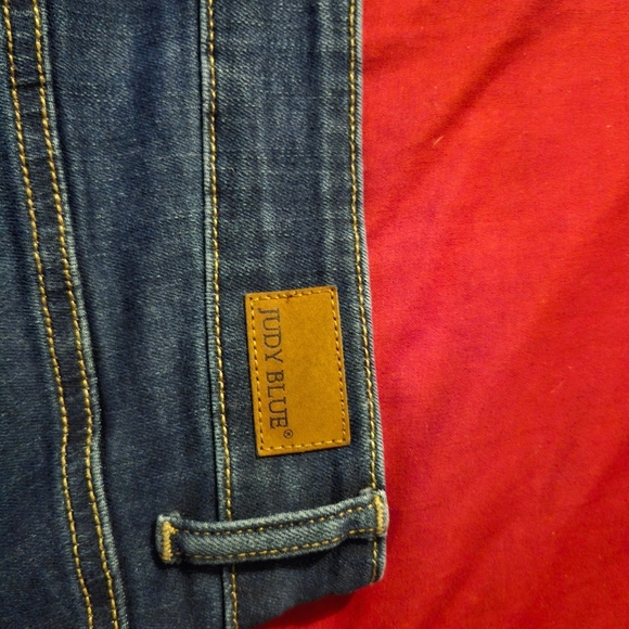 Judy Blue Distressed Indigo Boyfriend Jeans - Picture 4 of 6